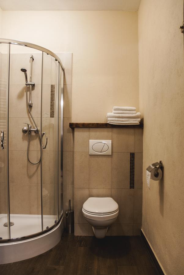 Hotel Pod Kogutkiem Krzywaczka Esterno foto